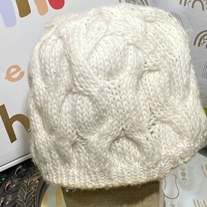 Aeropostale Off-White Knit Hat
